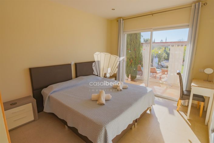 Image No.54-6 Bed House for sale