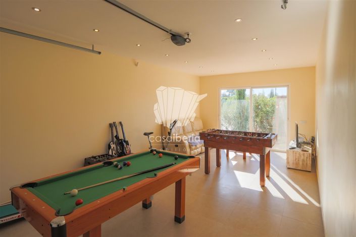 Image No.58-6 Bed House for sale