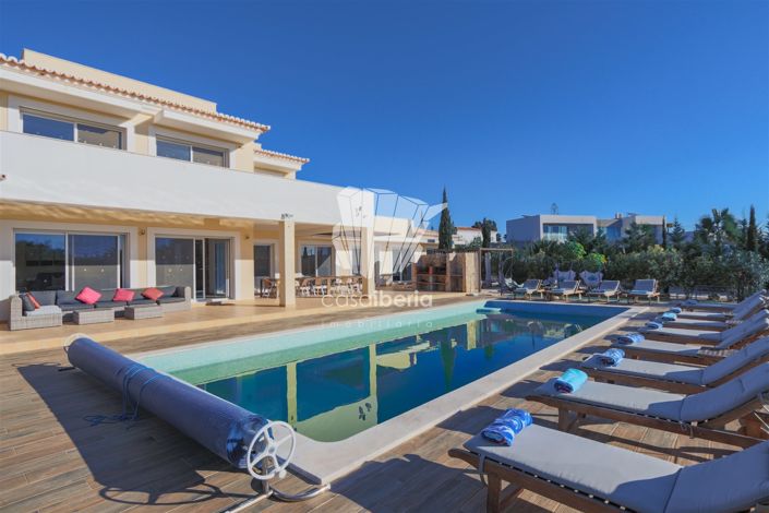 Image No.8-6 Bed House for sale