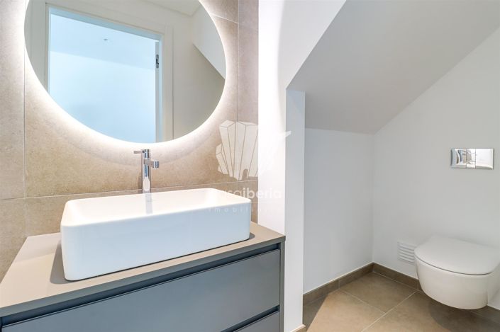 Image No.20-4 Bed House for sale