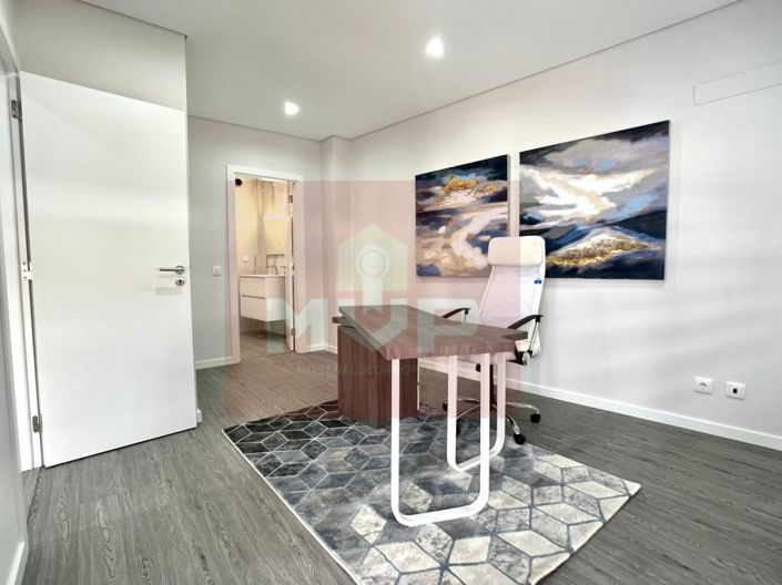 Image No.28-3 Bed Apartment for sale