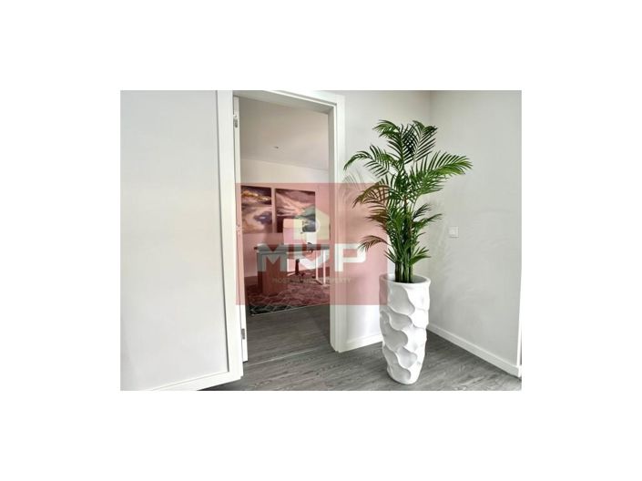 Image No.10-3 Bed Apartment for sale