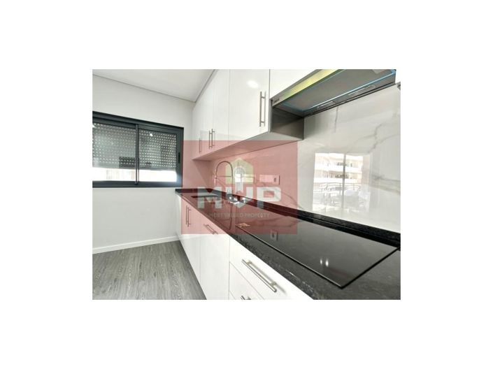 Image No.24-3 Bed Apartment for sale