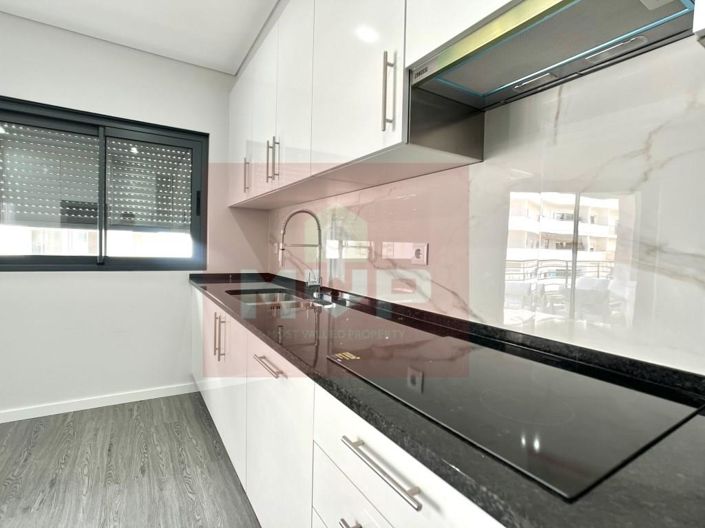 Image No.17-4 Bed Apartment for sale