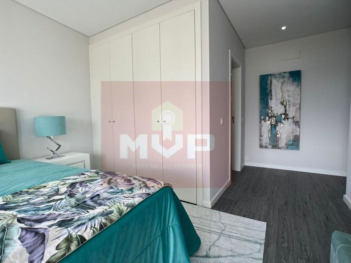 Image No.20-4 Bed Apartment for sale