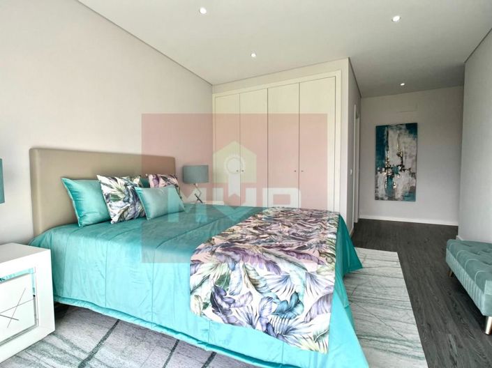 Image No.22-4 Bed Apartment for sale