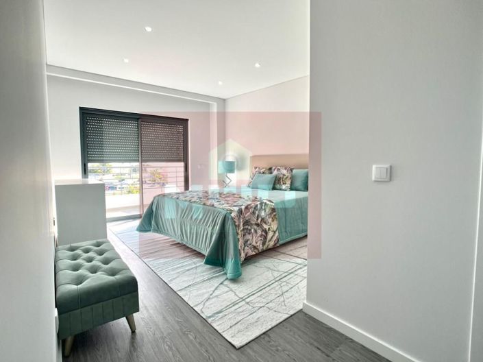 Image No.7-4 Bed Apartment for sale