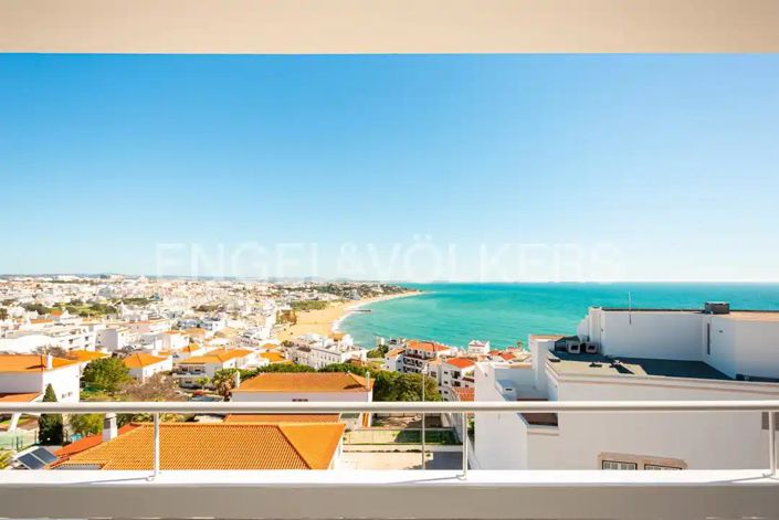 Image No.1-4 Bed Apartment for sale