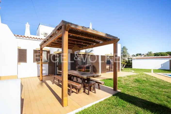 Image No.27-5 Bed House for sale