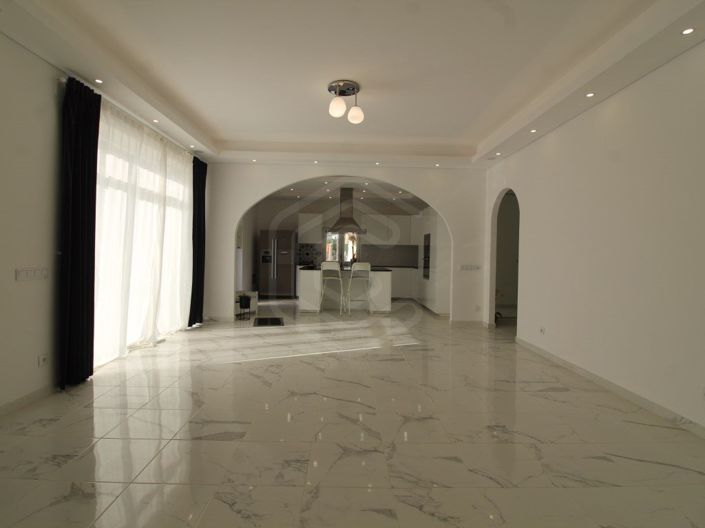 Image No.13-4 Bed House for sale