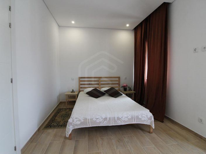 Image No.20-4 Bed House for sale