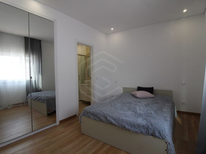 Image No.22-4 Bed House for sale