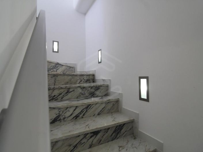 Image No.24-4 Bed House for sale