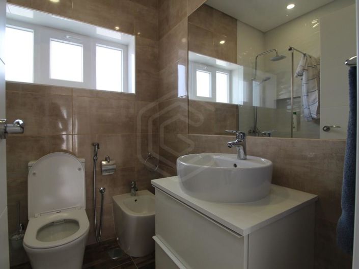 Image No.27-4 Bed House for sale