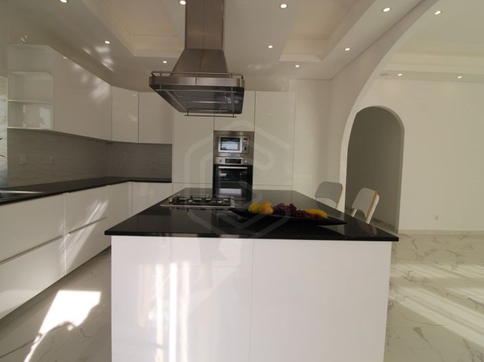 Image No.9-4 Bed House for sale