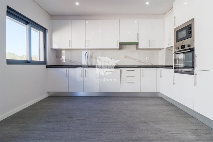 Image No.9-3 Bed Apartment for sale