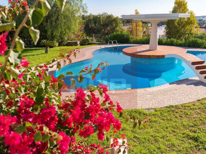 Image No.12-6 Bed House for sale