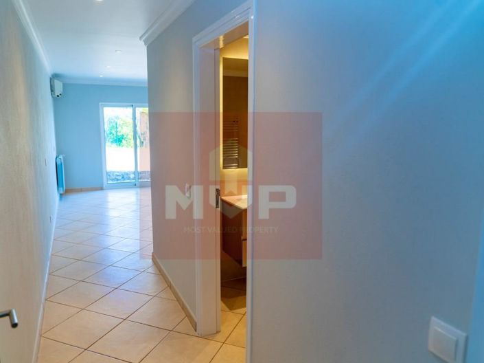 Image No.31-6 Bed House for sale