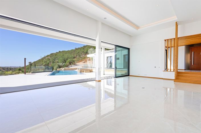 Image No.14-4 Bed House for sale