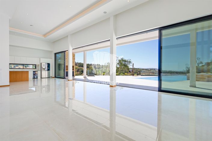 Image No.16-4 Bed House for sale