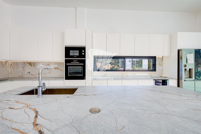 Image No.23-4 Bed House for sale