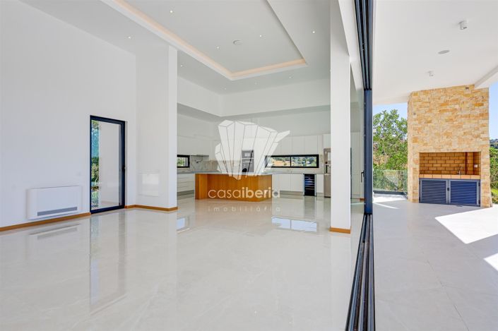 Image No.25-4 Bed House for sale