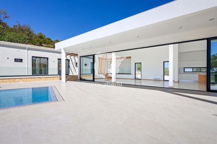 Image No.27-4 Bed House for sale