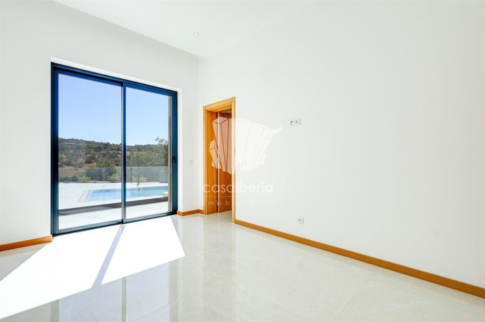 Image No.37-4 Bed House for sale