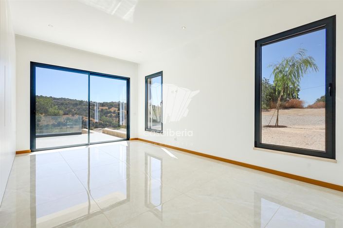 Image No.54-4 Bed House for sale