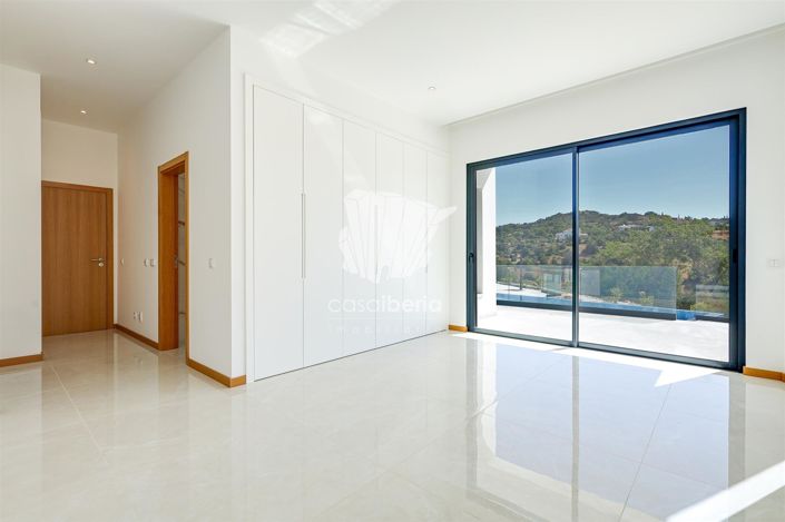 Image No.55-4 Bed House for sale