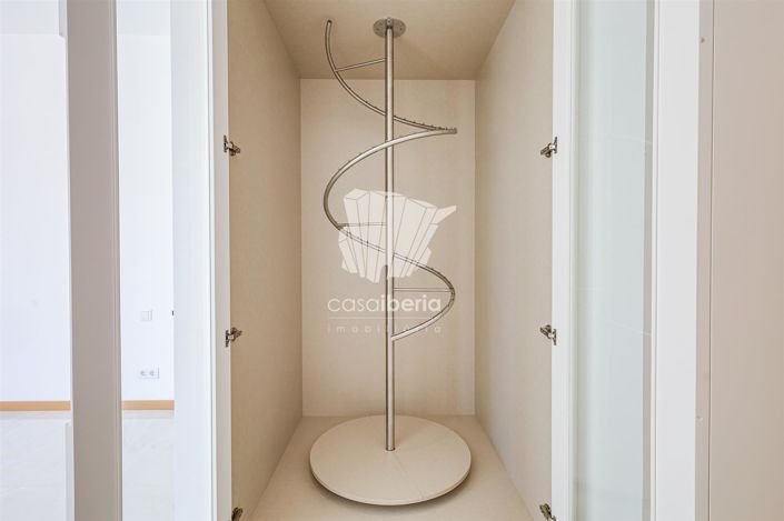 Image No.57-4 Bed House for sale