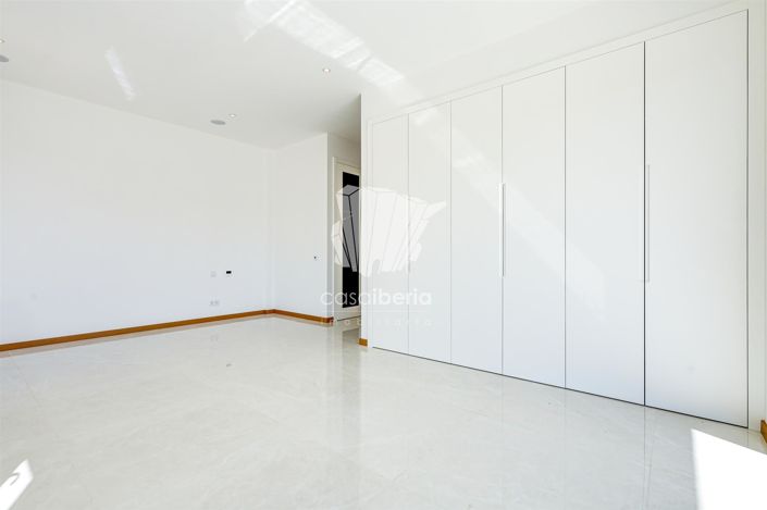 Image No.59-4 Bed House for sale