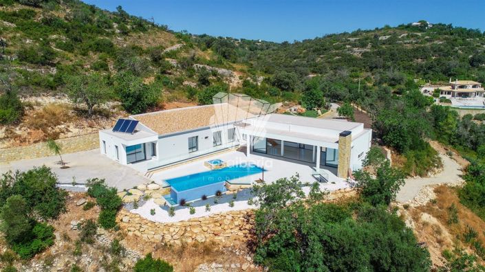 Image No.6-4 Bed House for sale