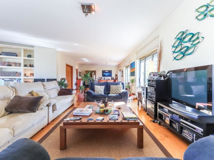 Image No.11-5 Bed Apartment for sale