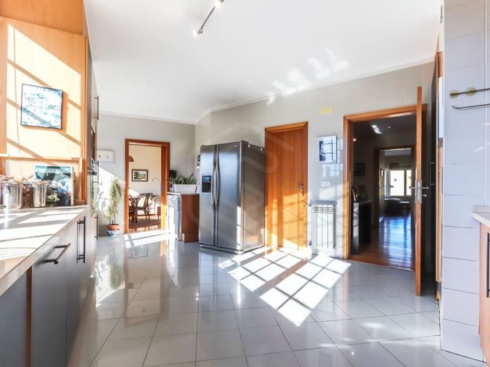 Image No.15-5 Bed Apartment for sale