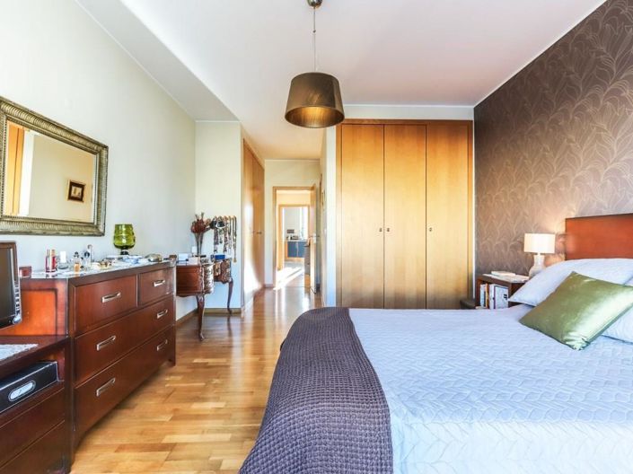 Image No.28-5 Bed Apartment for sale