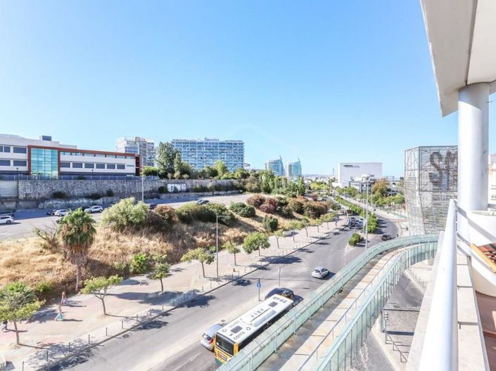 Image No.35-5 Bed Apartment for sale