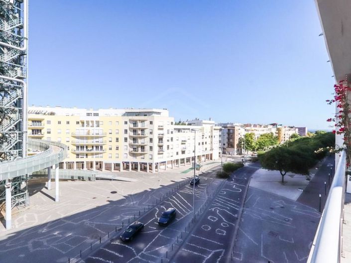 Image No.36-5 Bed Apartment for sale