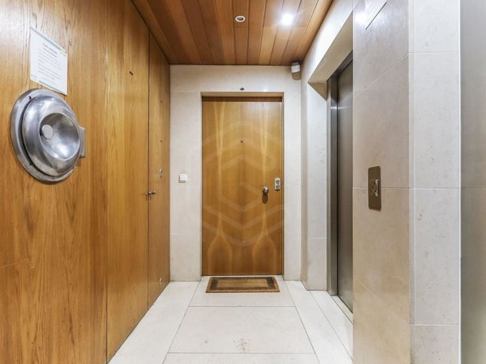 Image No.40-5 Bed Apartment for sale