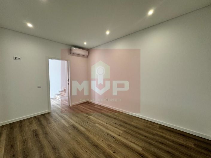 Image No.10-4 Bed House for sale