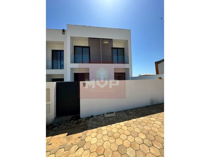 Image No.5-4 Bed House for sale