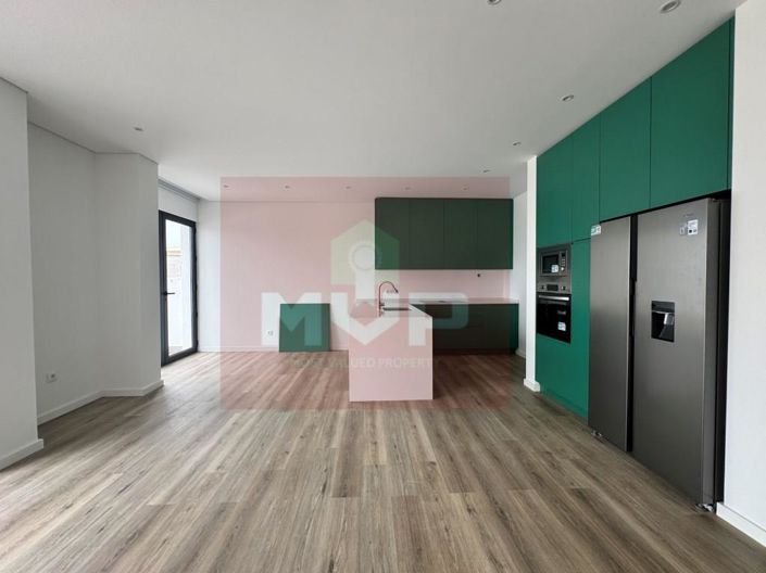 Image No.6-4 Bed House for sale