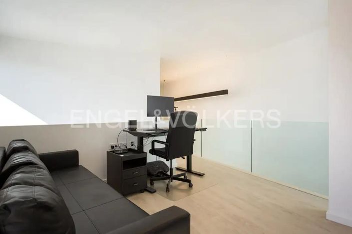 Image No.14-3 Bed House for sale