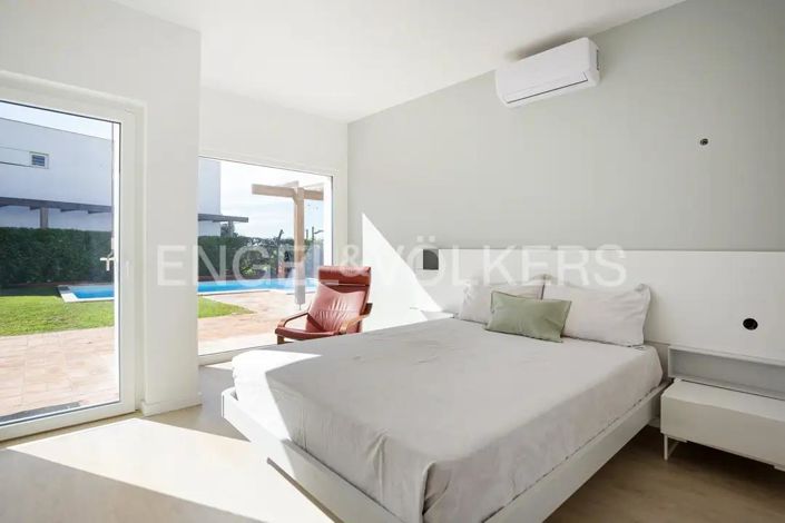 Image No.15-3 Bed House for sale