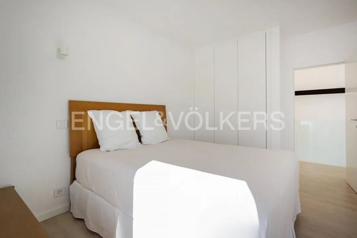 Image No.21-3 Bed House for sale