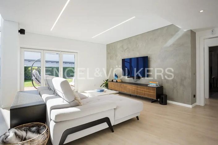 Image No.5-3 Bed House for sale