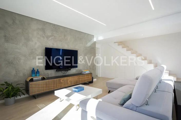 Image No.6-3 Bed House for sale