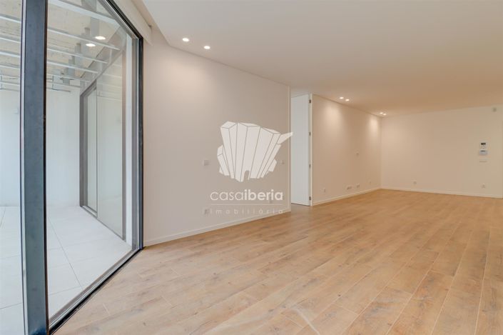 Image No.42-2 Bed Apartment for sale