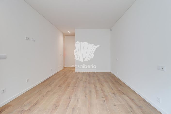 Image No.25-2 Bed Apartment for sale