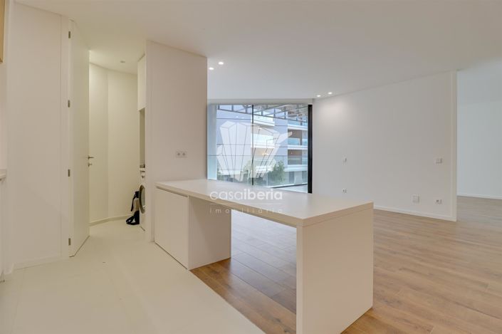 Image No.42-2 Bed Apartment for sale